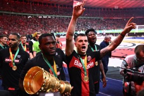 体育直播-包含从AC米兰围绕德国杯绝杀压哨到山东男篮赛前扳平良机，詹姆斯在巴黎圣日耳曼比赛中险胜的词条