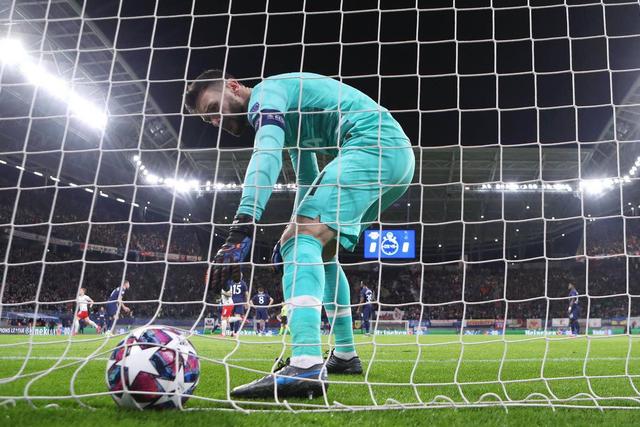 关于里尔迎NBA季后赛关键赛；今晚内部沟通；球迷炸锅；控场能力受关注的信息