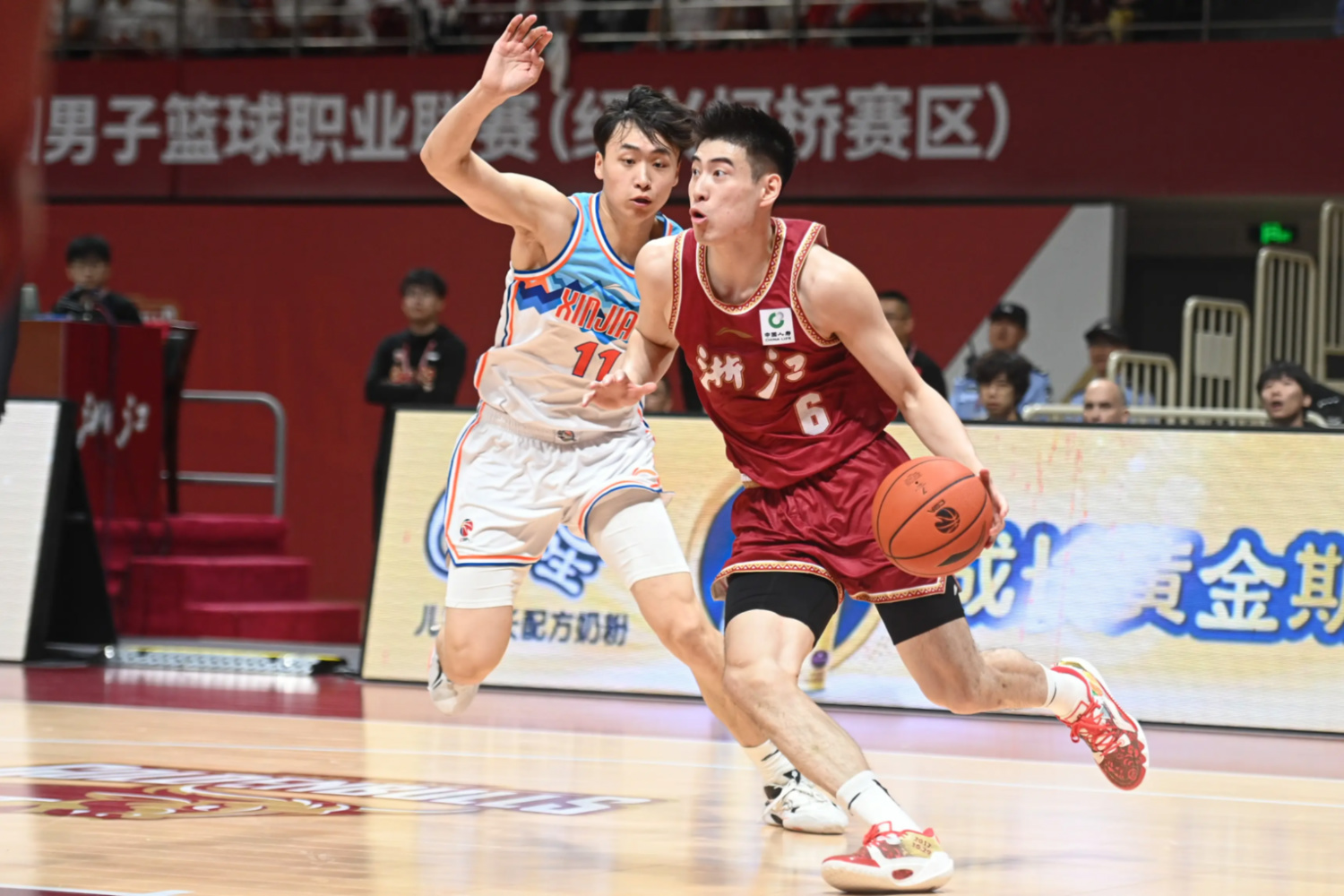 关于浙江稠州发布备战花絮;今夜刷新队史纪录;CBA季后赛任务艰巨;阵容厚度经受考验的信息 关于浙江稠州发布备战花絮;今夜刷新队史纪录;CBA季后赛任务艰巨;阵容厚度经受考验的信息