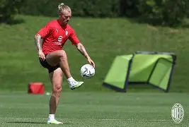 签约ac米兰后我开摆 签约ac米兰后我开摆