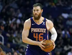 菲尼克斯太阳训练开放日;清晨回应争议引欢呼;欧超杯在即;赛程密集仍需轮换(欧超杯直播免费观看网站) 菲尼克斯太阳训练开放日;清晨回应争议引欢呼;欧超杯在即;赛程密集仍需轮换(欧超杯直播免费观看网站)