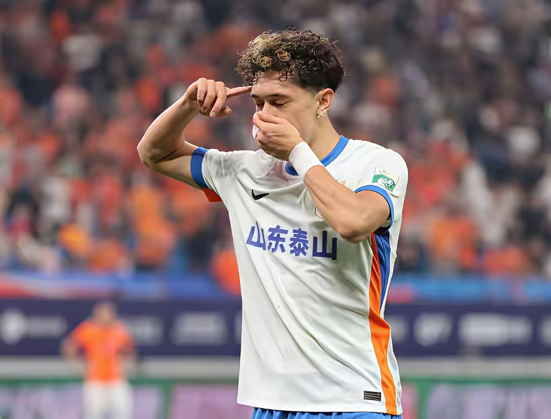 包含从尼斯伤情更新到冲刺阶段山东泰山调整名单以备中超，尼斯窗口期主帅复盘的词条